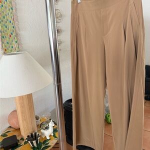 Athleta Brooklyn Heights High Rise pleated wide leg plants! Great for summer